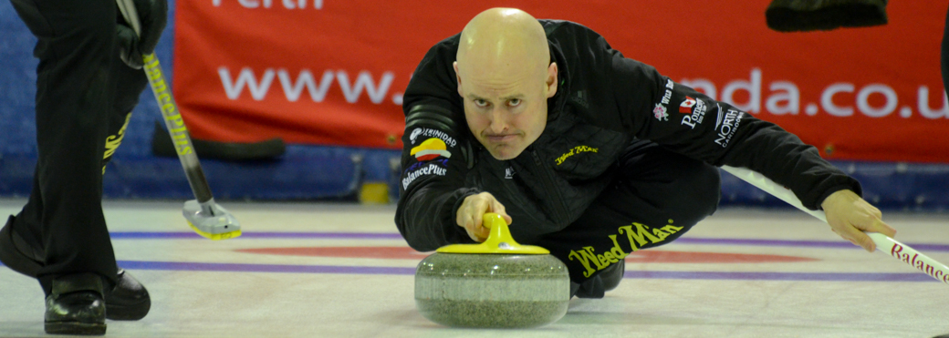 Kevin Koe (Canada) skips his team a place in the semis